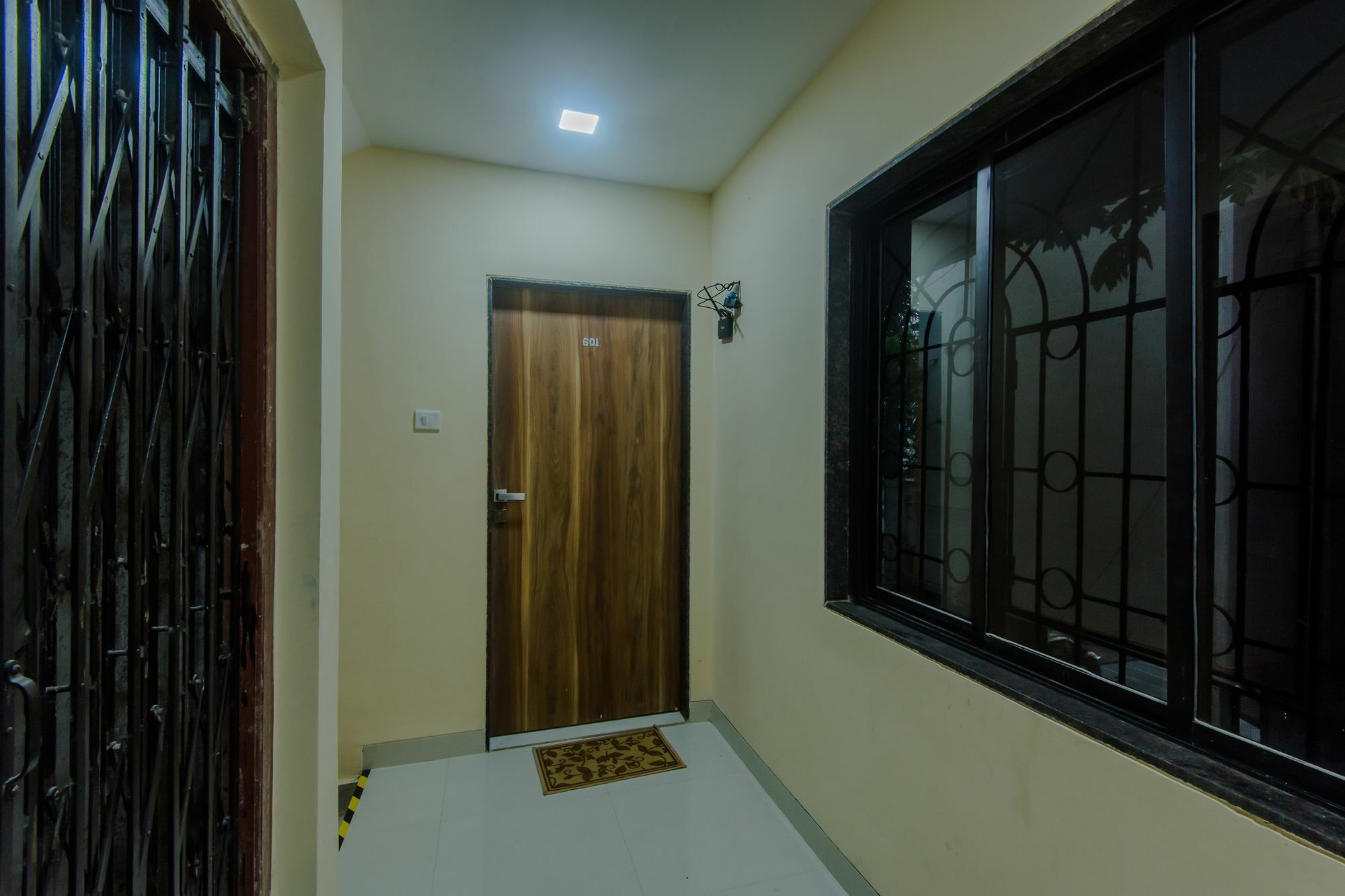 Fabexpress Aishwarya Service Apartment Navi Mumbai Exterior photo